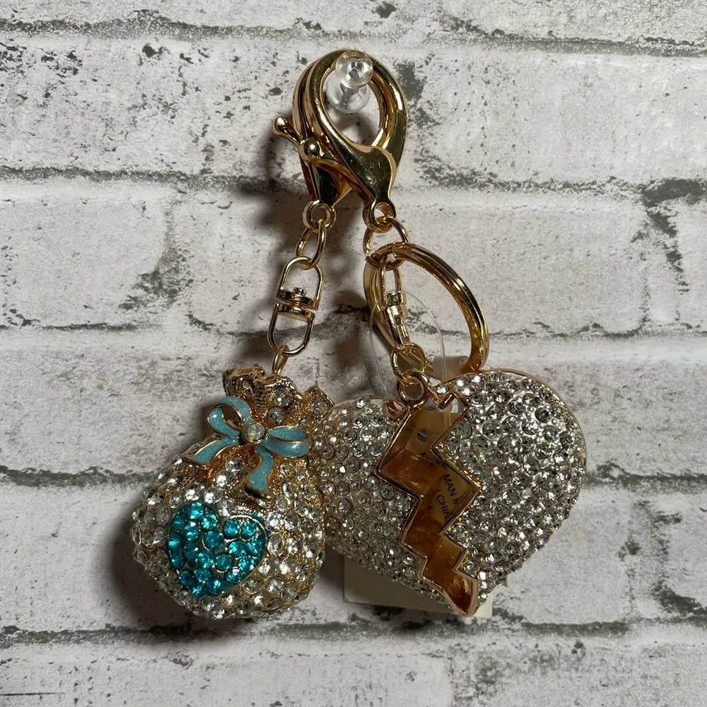 Lot Of 2 Keychains - Picture 1 of 1